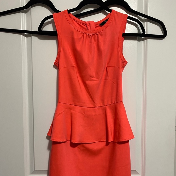 Vibrant pink dress - Picture 1 of 2